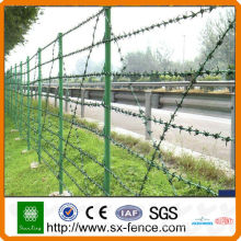 Fil de fer barbelé + clôture ++ clôture en maille métallique (installation facile)